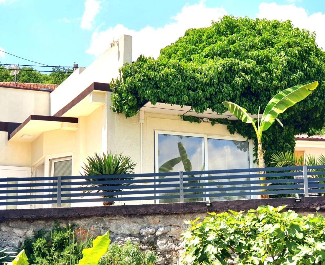 Penthouse Jacuzzi & Pool Luxury Apartments Apartmán *