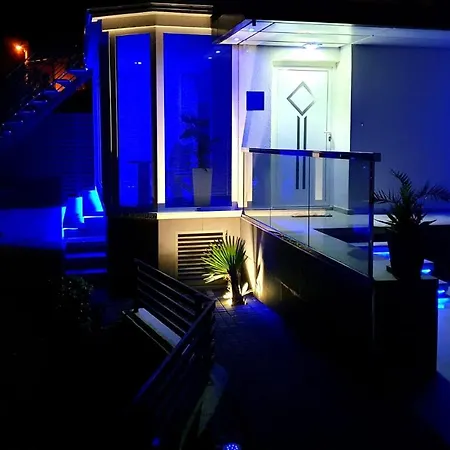 Penthouse Jacuzzi & Pool Apartmants Opatija Exterior photo