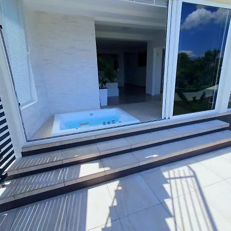 Penthouse Jacuzzi & Pool Apartmants Opatija Exterior photo