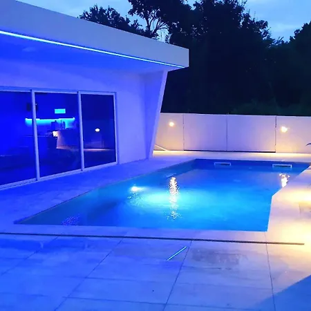 Penthouse Jacuzzi & Pool Apartmants Opatija Exterior photo