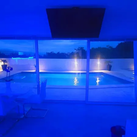 Penthouse Jacuzzi & Pool Apartmants Opatija Exterior photo