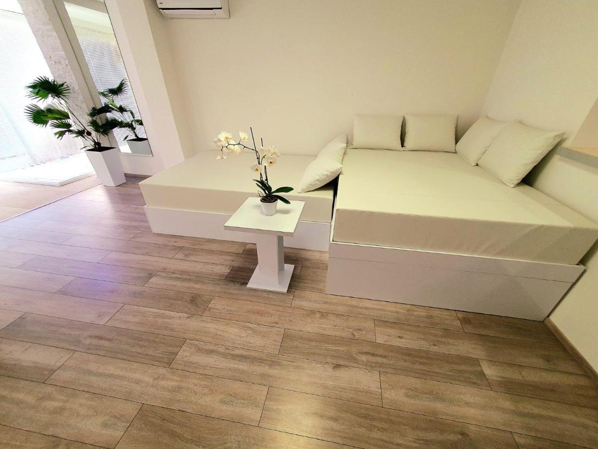 Apartment Penthouse Jacuzzi & Pool Apartmants *