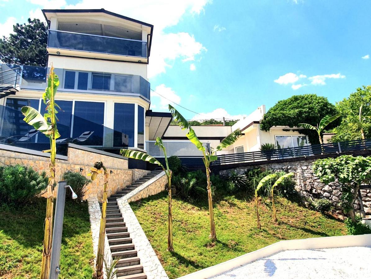 Apartment Penthouse Jacuzzi & Pool Apartmants