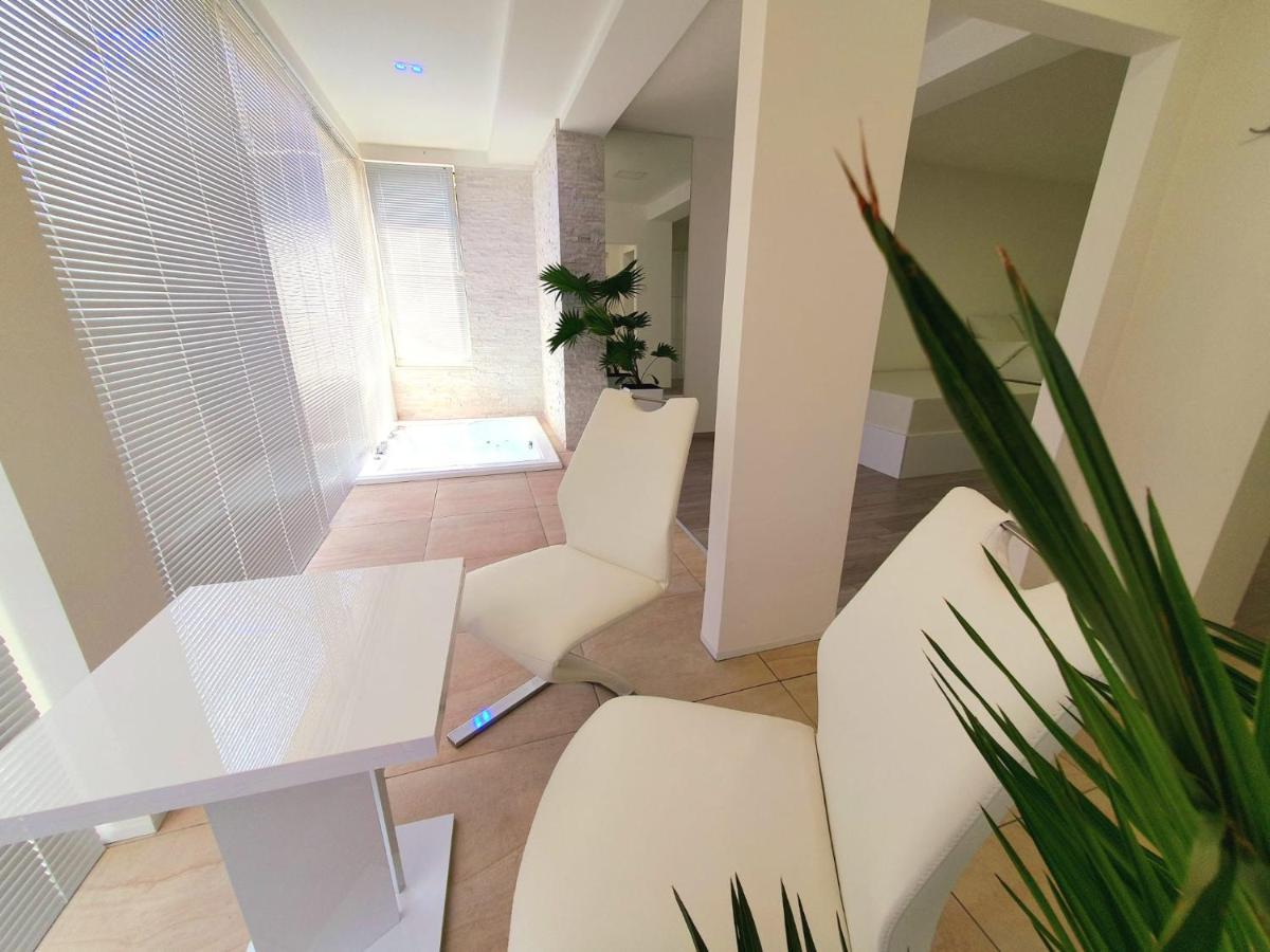 Penthouse Jacuzzi & Pool Apartmants Apartment *