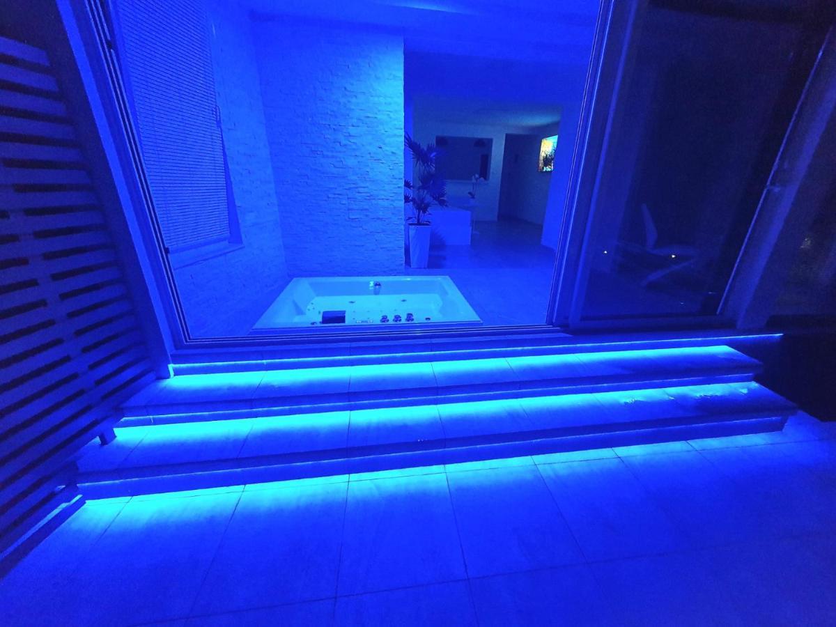 Apartment Penthouse Jacuzzi & Pool Apartmants