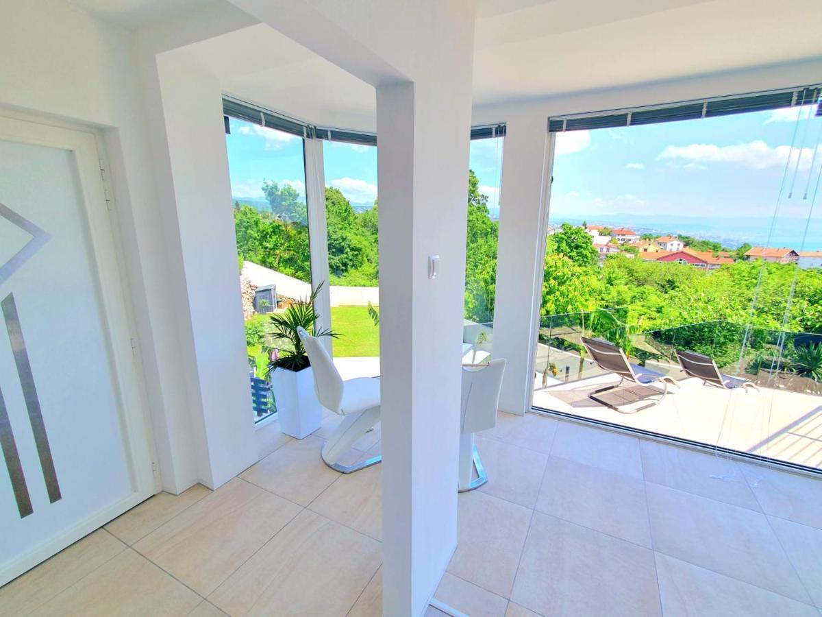 Penthouse Jacuzzi & Pool Apartmants Apartment