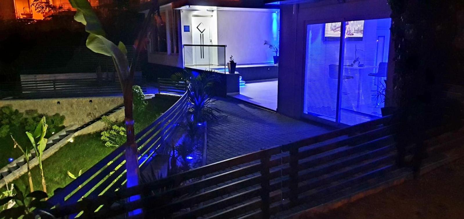 Penthouse Jacuzzi & Pool Apartmants Apartment