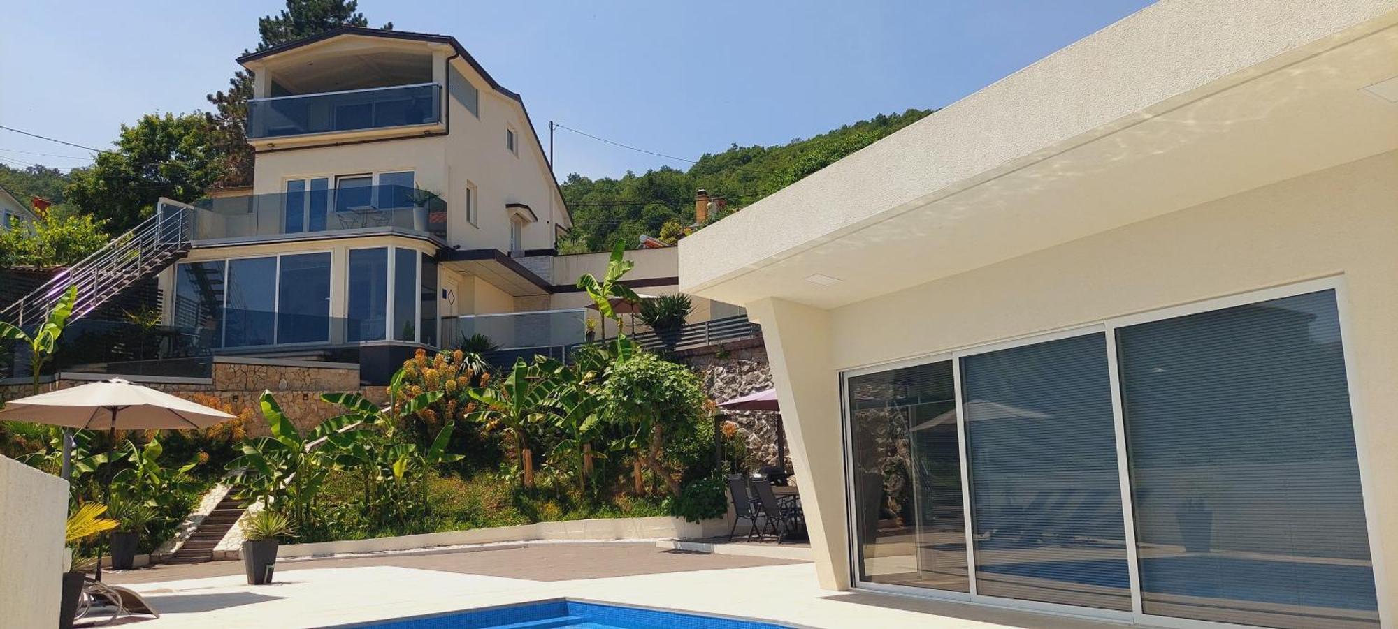 Penthouse Jacuzzi & Pool Luxury Apartments Apartment *
