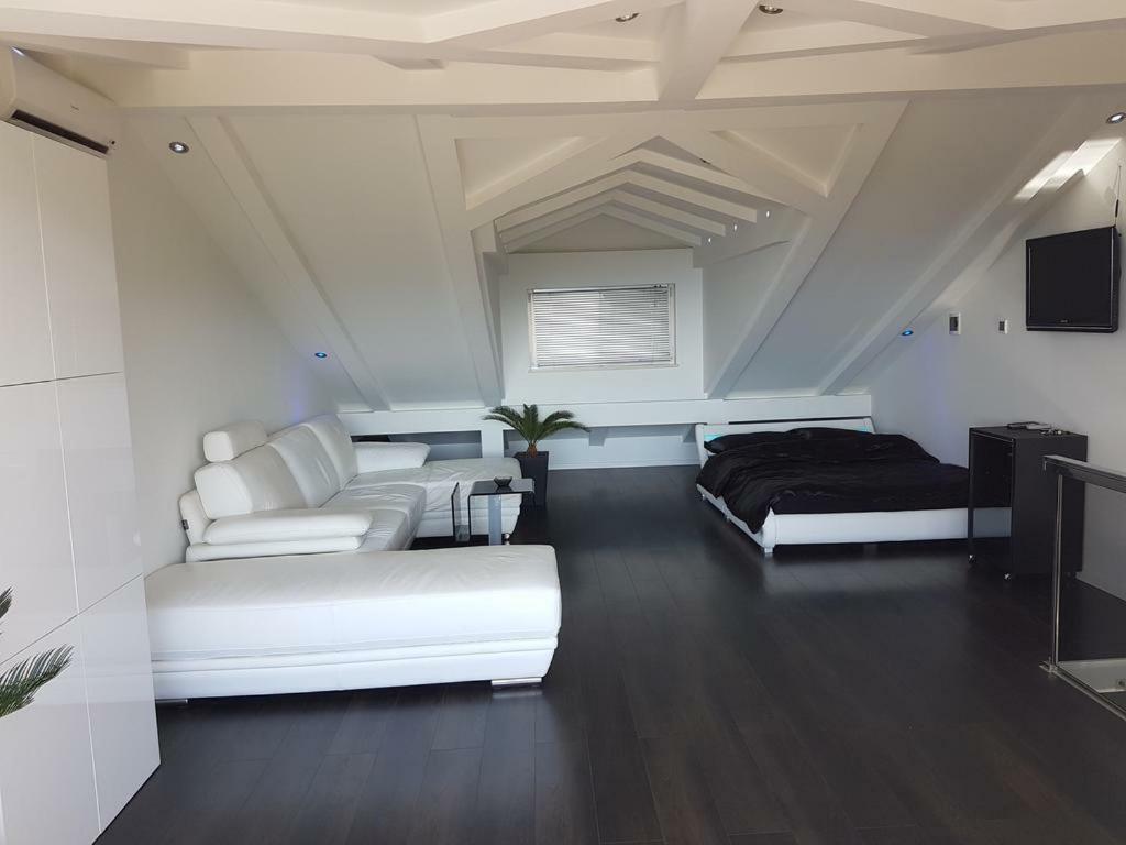 Penthouse Jacuzzi & Pool Apartmants Apartment Opatija